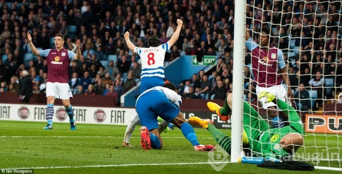 Benteke Aston Villa'yı ipten aldı!