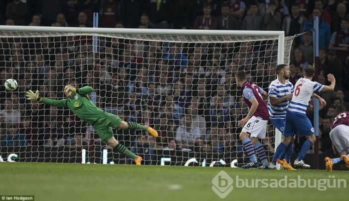 Benteke Aston Villa'yı ipten aldı!