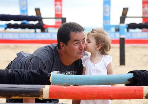 Acun'un küçük kızı Survivor'da