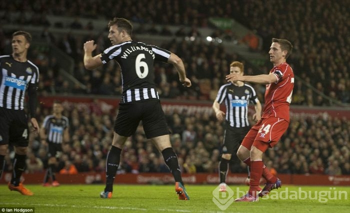Liverpool Newcastle'ı rahat geçti