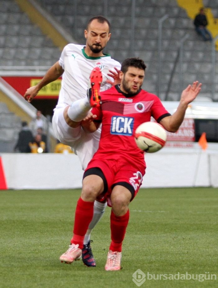Timsah Ankara'da yarı final biletini kaptı!