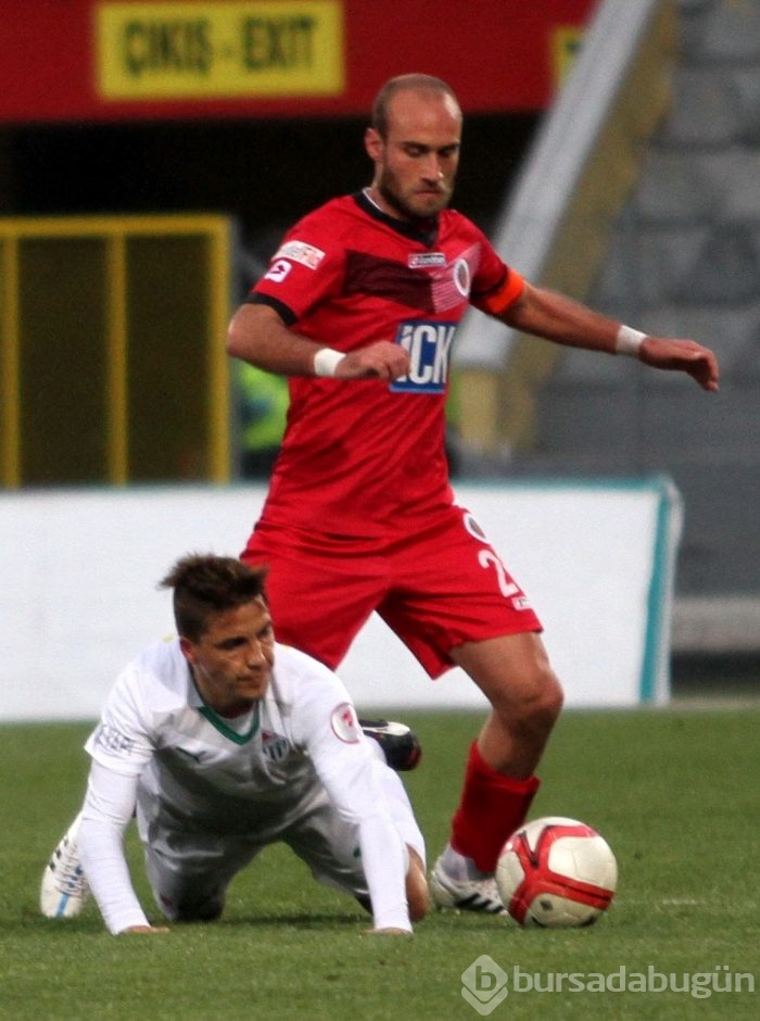 Timsah Ankara'da yarı final biletini kaptı!