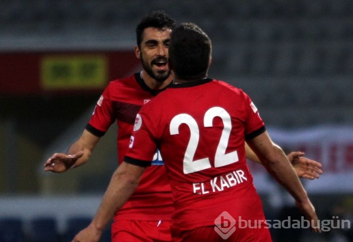Timsah Ankara'da yarı final biletini kaptı!