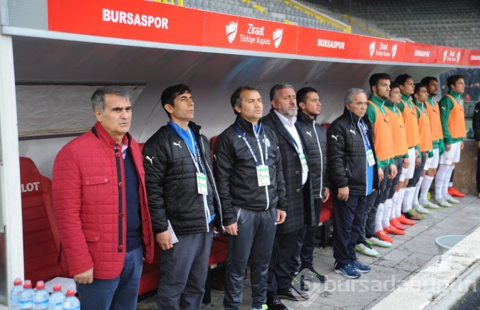 Timsah Ankara'da yarı final biletini kaptı!