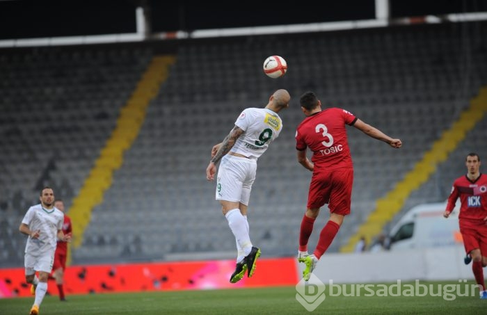 Timsah Ankara'da yarı final biletini kaptı!