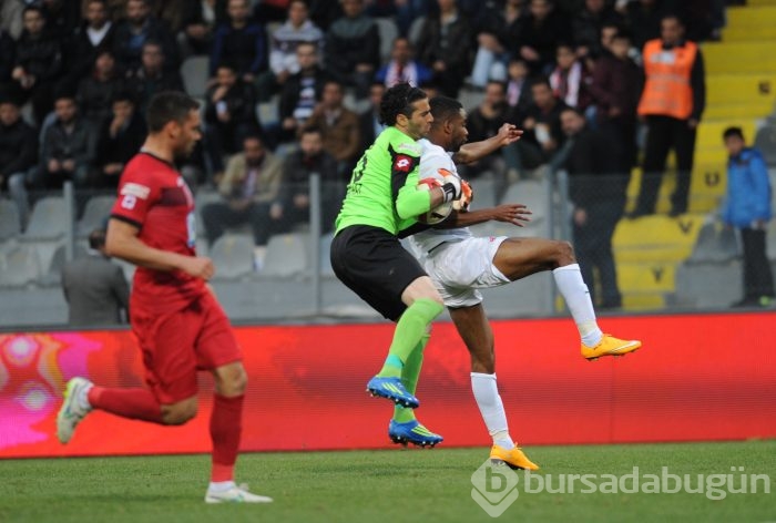 Timsah Ankara'da yarı final biletini kaptı!