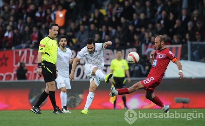 Timsah Ankara'da yarı final biletini kaptı!