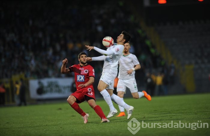 Timsah Ankara'da yarı final biletini kaptı!