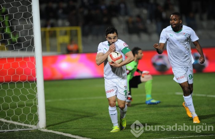 Timsah Ankara'da yarı final biletini kaptı!