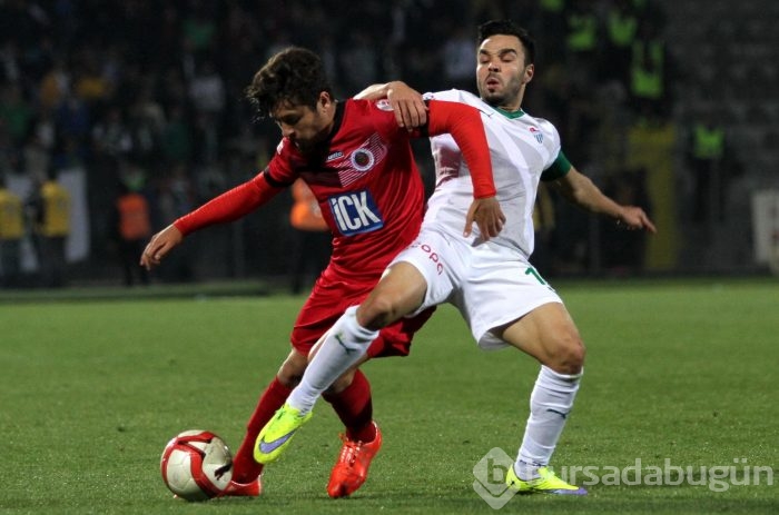 Timsah Ankara'da yarı final biletini kaptı!