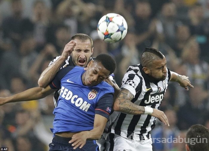 Juventus'u Vidal sırtladı!