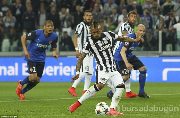 Juventus'u Vidal sırtladı!