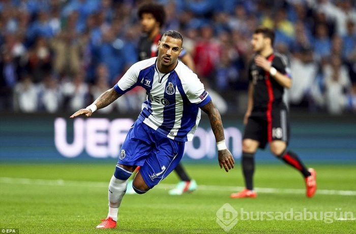 Bayern Münih Porto'ya direnemedi!