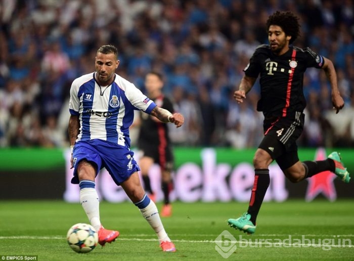 Bayern Münih Porto'ya direnemedi!