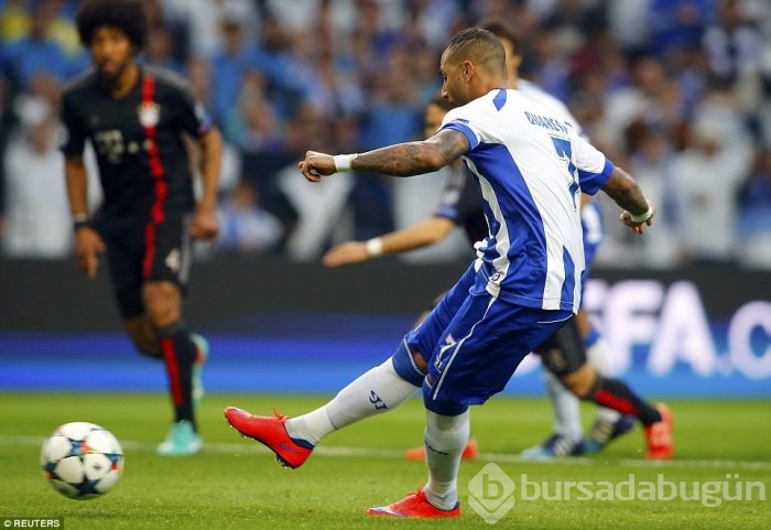 Bayern Münih Porto'ya direnemedi!