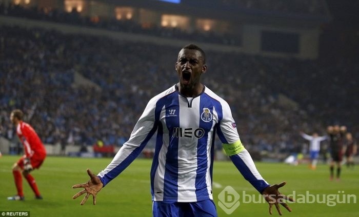 Bayern Münih Porto'ya direnemedi!