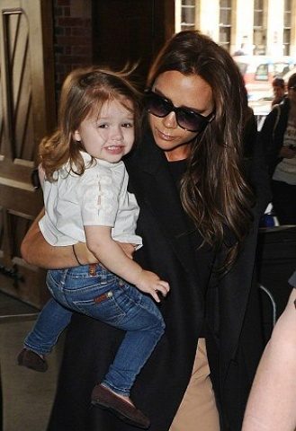 Minik moda ikonu Harper Beckham'ın en şık halleri