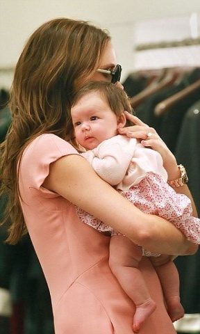 Minik moda ikonu Harper Beckham'ın en şık halleri