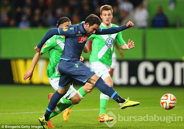 Napoli, Wolfsburg'u Volkswagen Arena'ya gömdü!