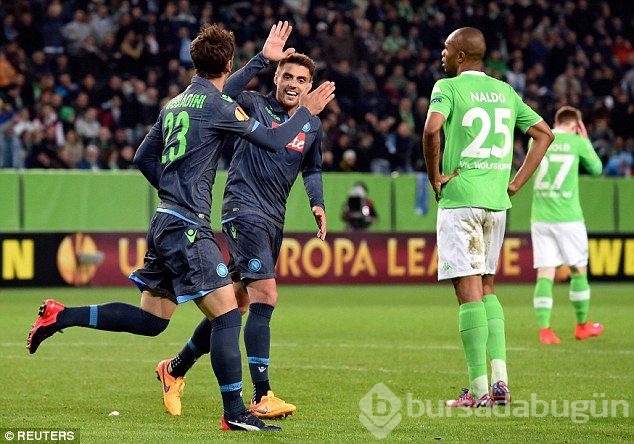Napoli, Wolfsburg'u Volkswagen Arena'ya gömdü!
