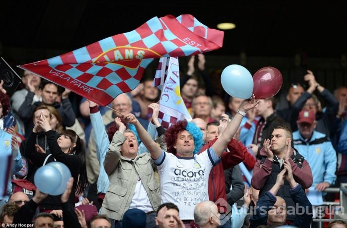 Aston Villa Liverpool'u kupanın dışına itti!