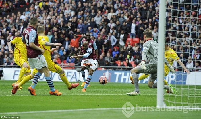 Aston Villa Liverpool'u kupanın dışına itti!