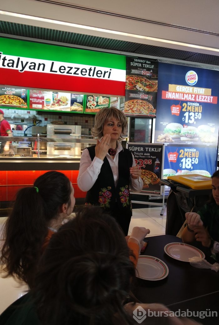 Doğa Koleji öğrencileri 'Sessizliğe Kulak Ver' dedi...