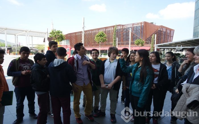 Doğa Koleji öğrencileri 'Sessizliğe Kulak Ver' dedi...