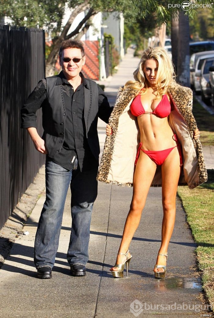 Model Courtney Stodden'in Striptiz merakı!