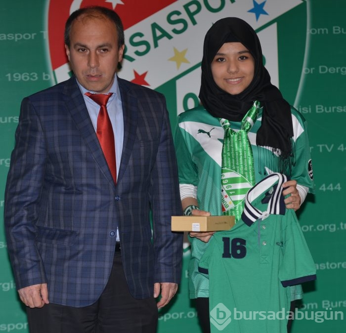 Bursaspor sevgisini kağıda döken minikler ödüllendirildi!