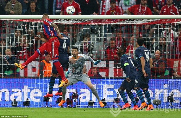 Allianz Arena Porto'nun başına yıkıldı!
