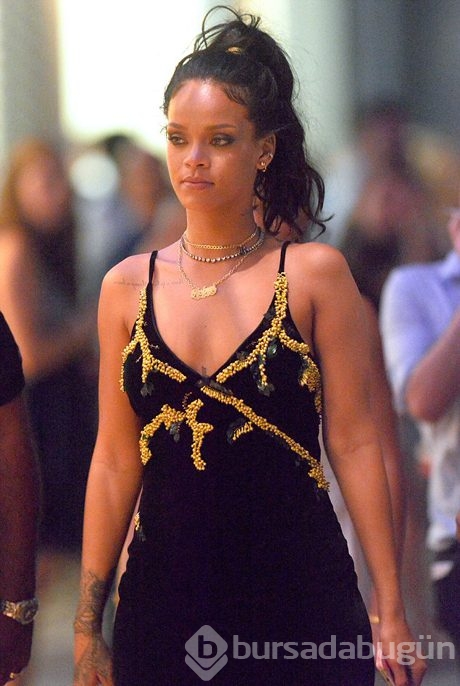 Rihanna nedime olursa böyle olur! 