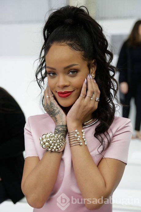 Rihanna nedime olursa böyle olur! 