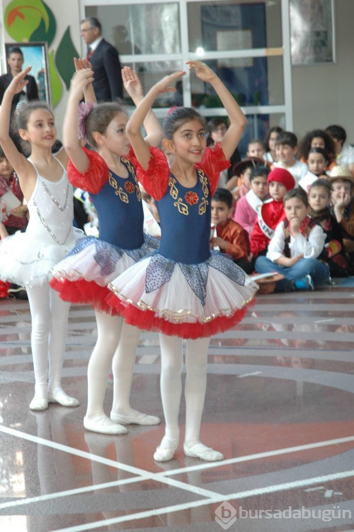 Minikler 23 Nisan'ı coşku içinde kutladılar...