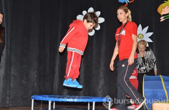 Bahçeşehir Koleji Öğrencileri 23 Nisan kutlaması...