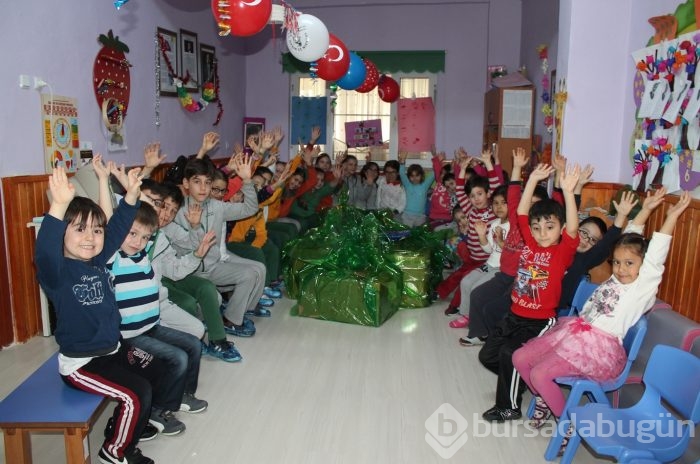 23 Nisan'da Oyuncaklarını paylaştılar...