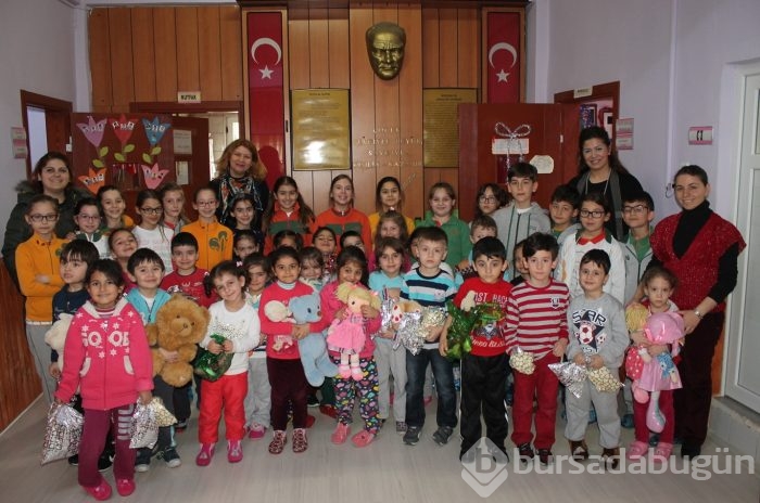 23 Nisan'da Oyuncaklarını paylaştılar...
