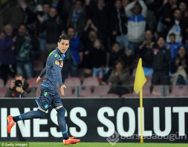 Napoli güle oynaya turladı