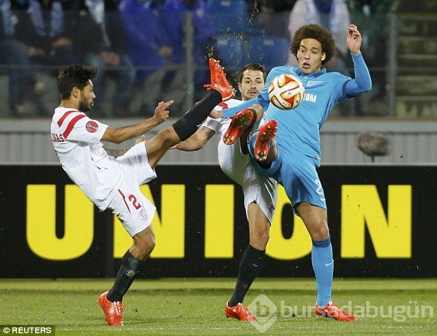 Sevilla Zenit'i kupanın dışına itti!