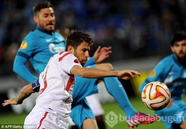 Sevilla Zenit'i kupanın dışına itti!