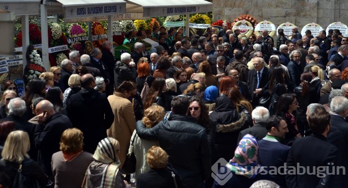 Ayhan Kızıl son yolculuğuna uğurlandı