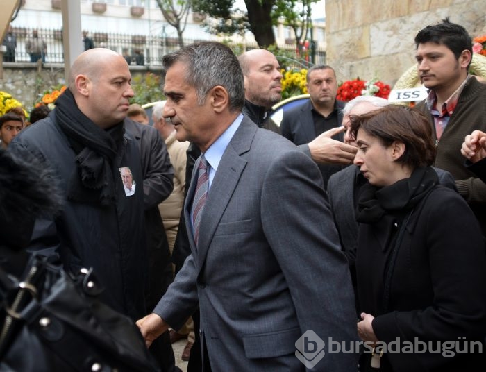 Ayhan Kızıl son yolculuğuna uğurlandı