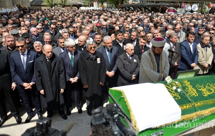 Ayhan Kızıl son yolculuğuna uğurlandı