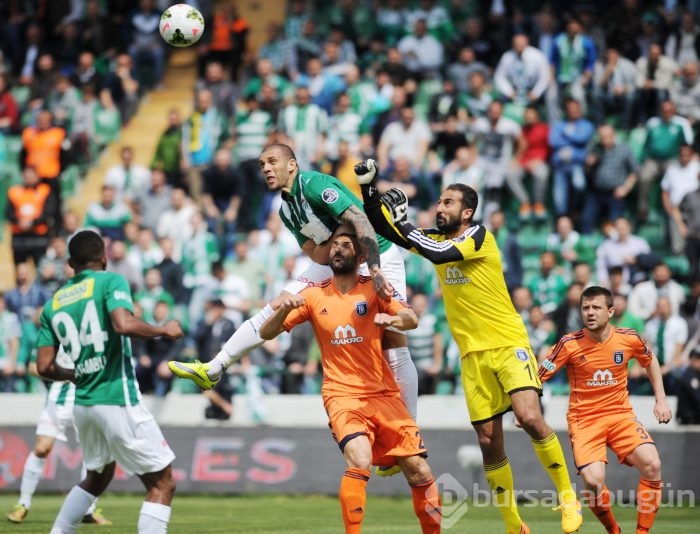 Timsah Başakşehir'i ezdi geçti!