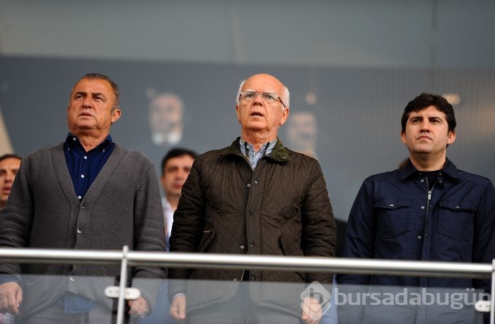Timsah İstanbul'da çöktü!