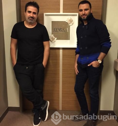 Emrah'tan eşine büyük jest