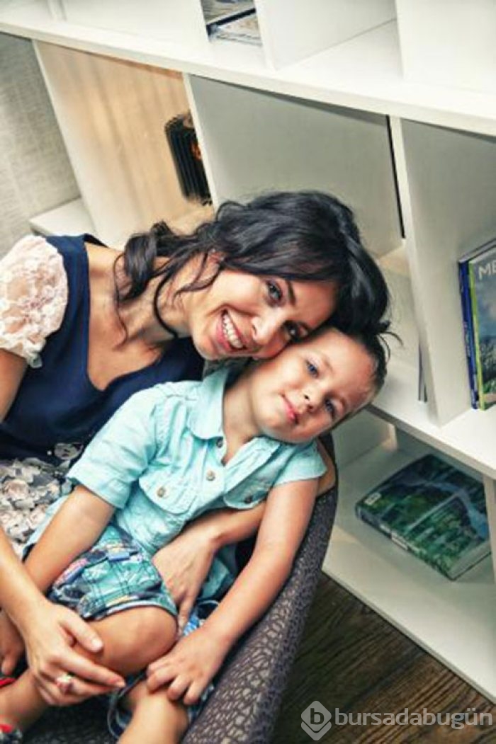 Esra Ronabar: Ailem olmasa atlatamazdım