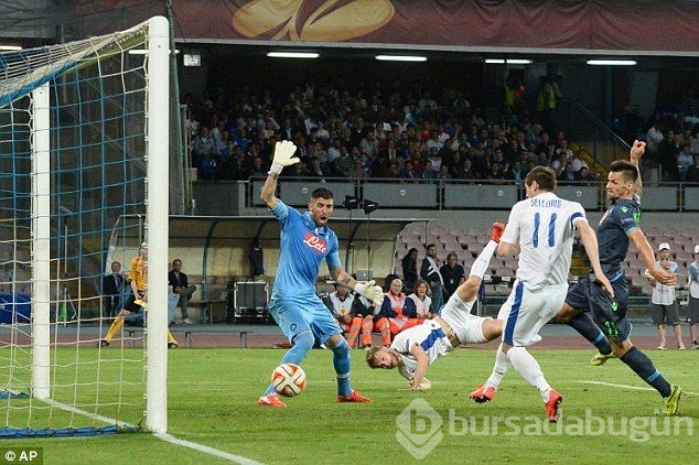 Napoli Dnipro'ya söz geçiremedi!