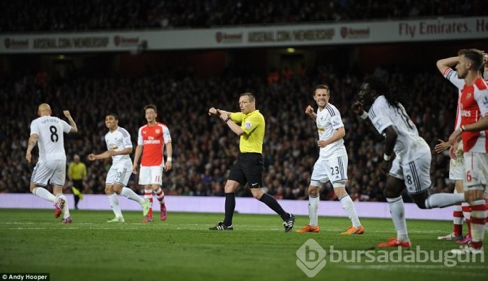 Bafetimbi Gomis Arsenal'i yıktı!