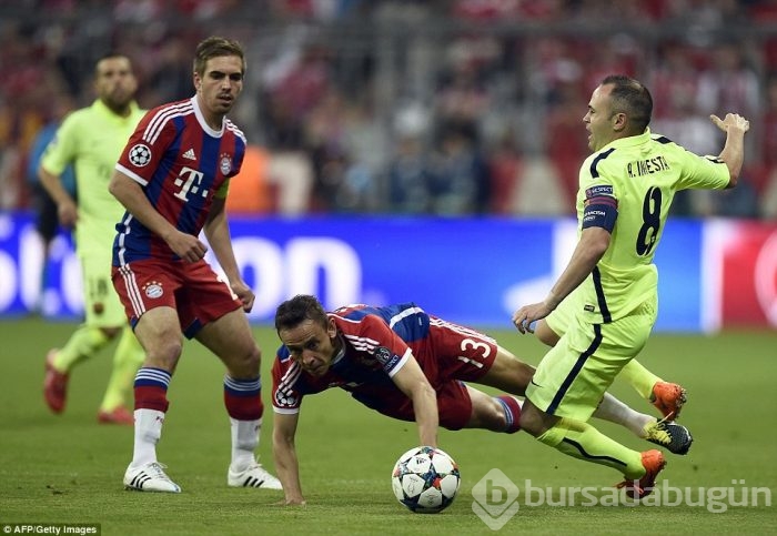 Neymar, Bayern Münih'in hayallerini çöpe attı!